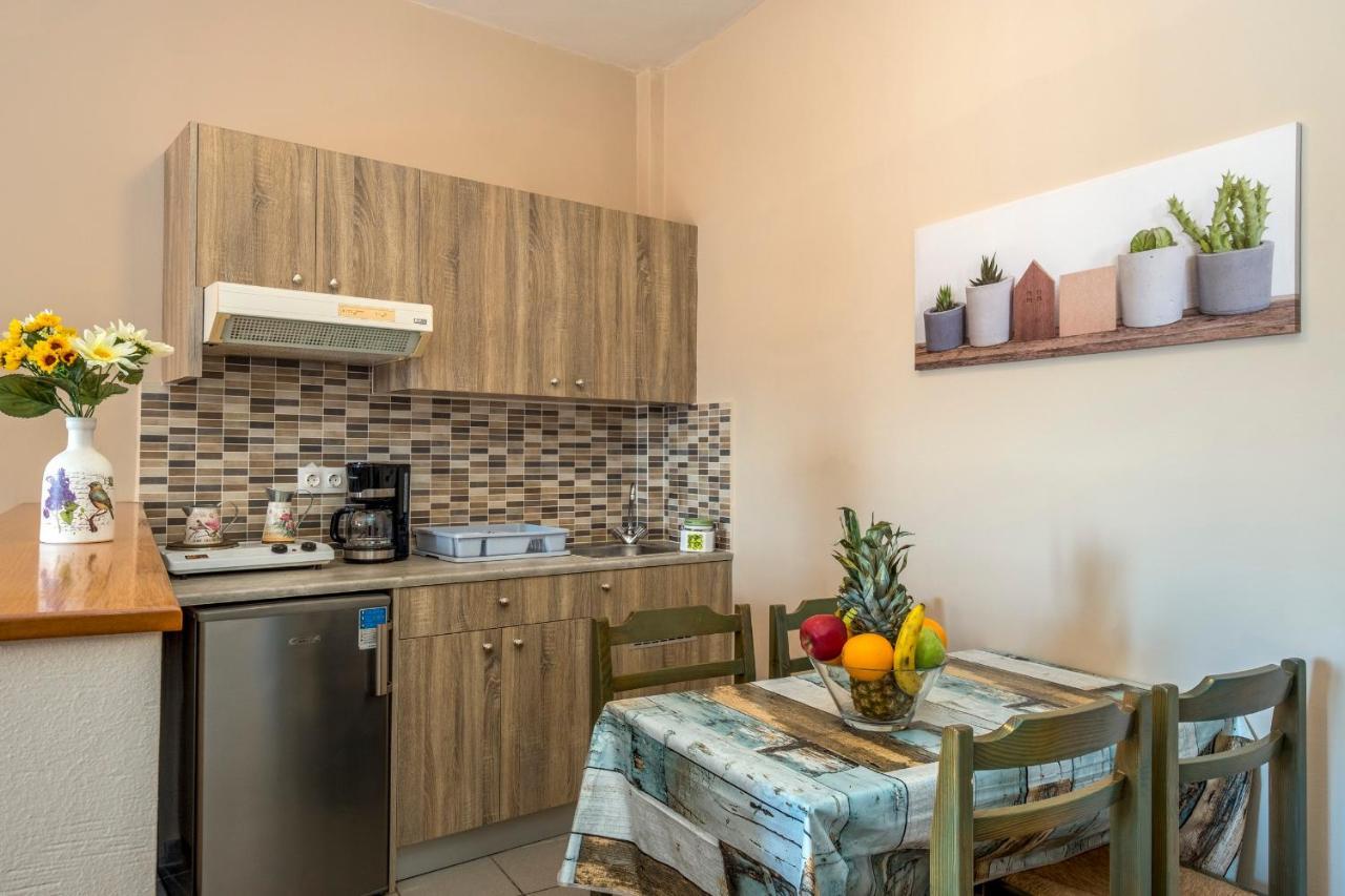 Theos Village Apartments Kato Daratso Bagian luar foto