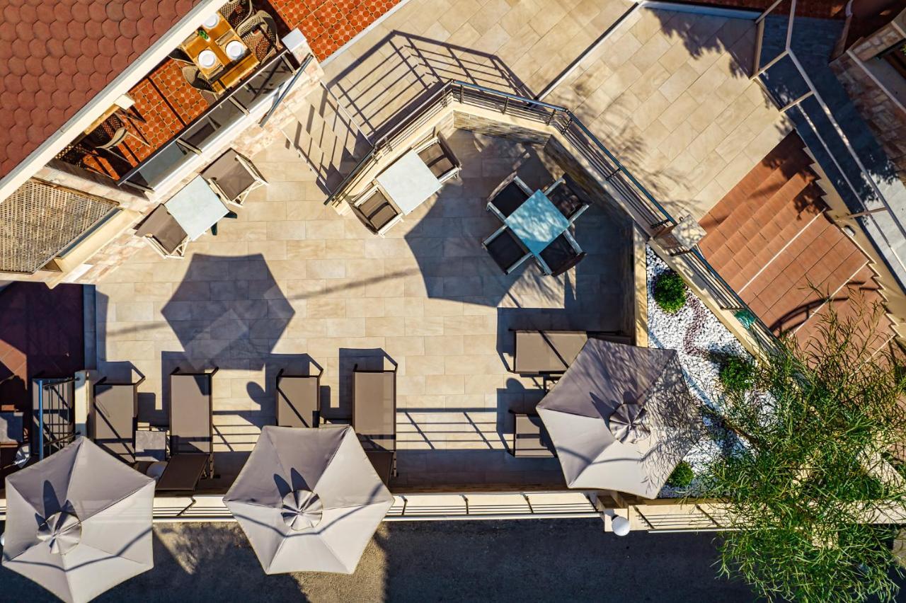 Theos Village Apartments Kato Daratso Bagian luar foto
