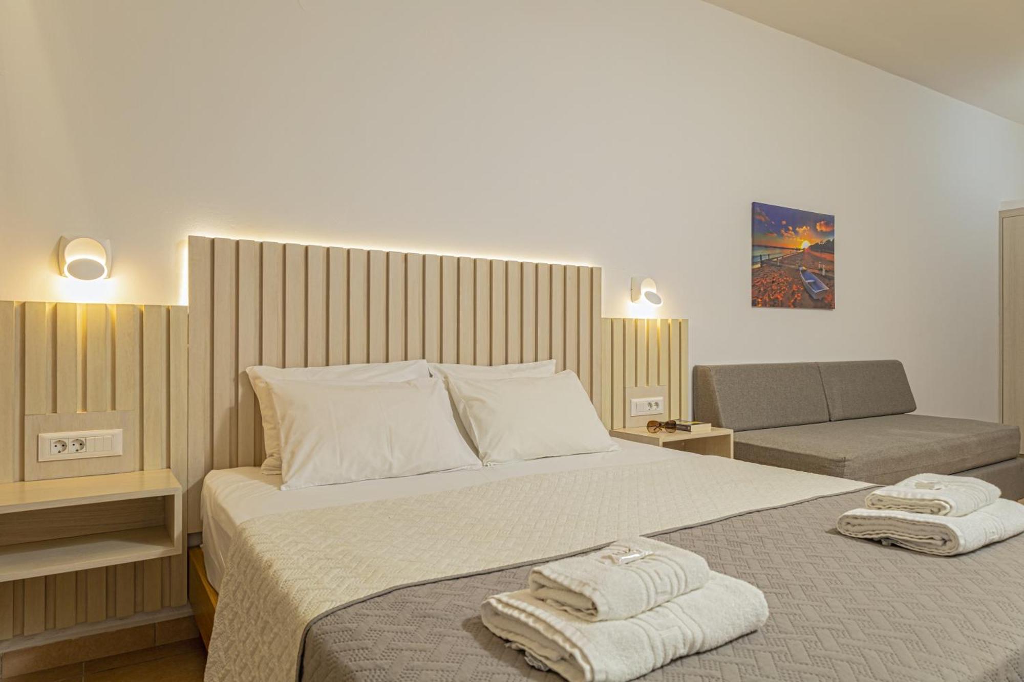 Theos Village Apartments Kato Daratso Bagian luar foto